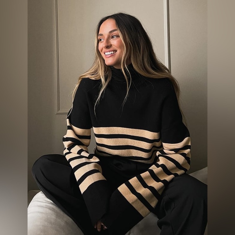 NWT! NA-KD Round Neck Striped Knitted Sweater